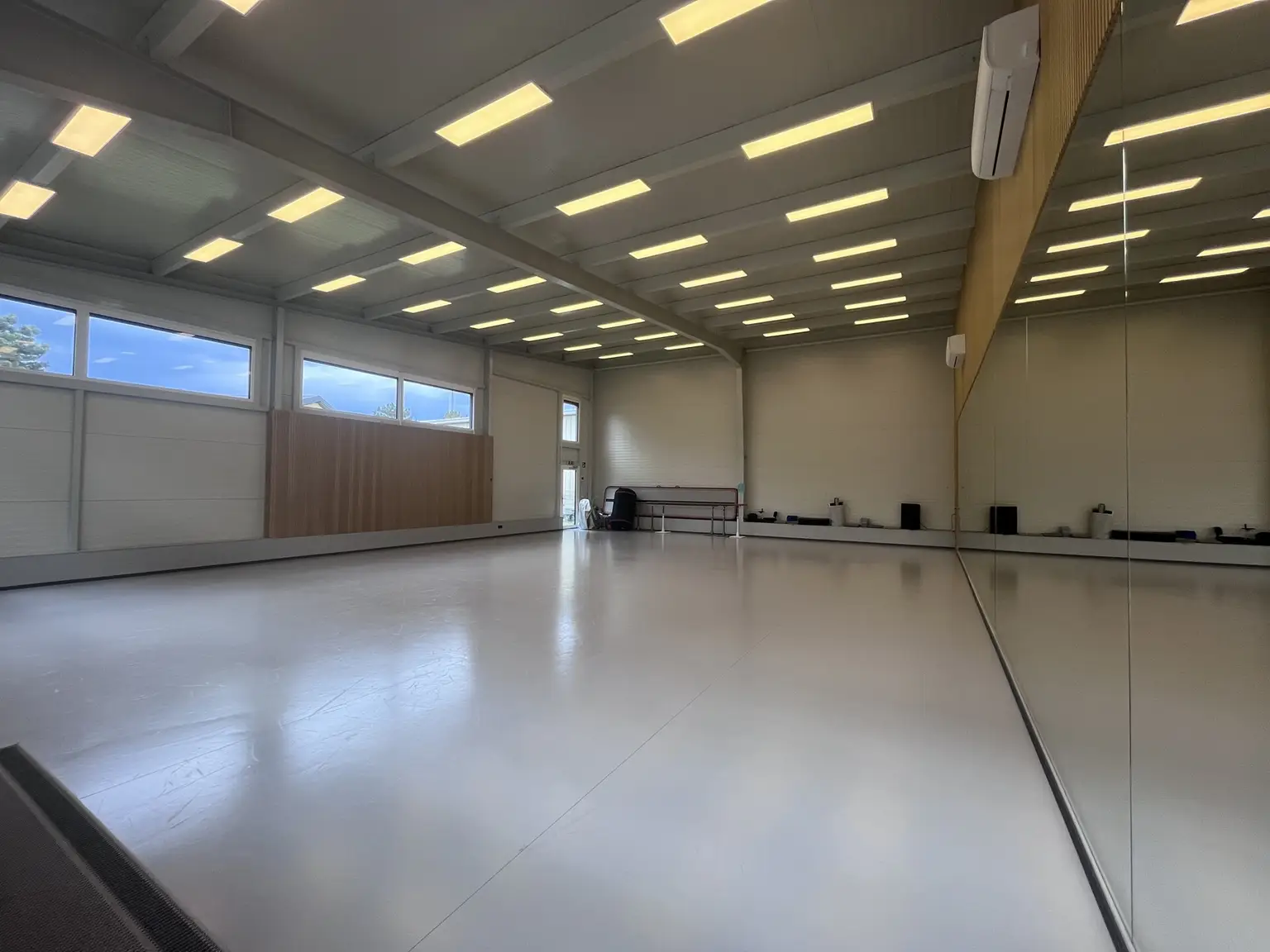 110m2 bis 183 m2  Saal zur individuellen Nutzung!