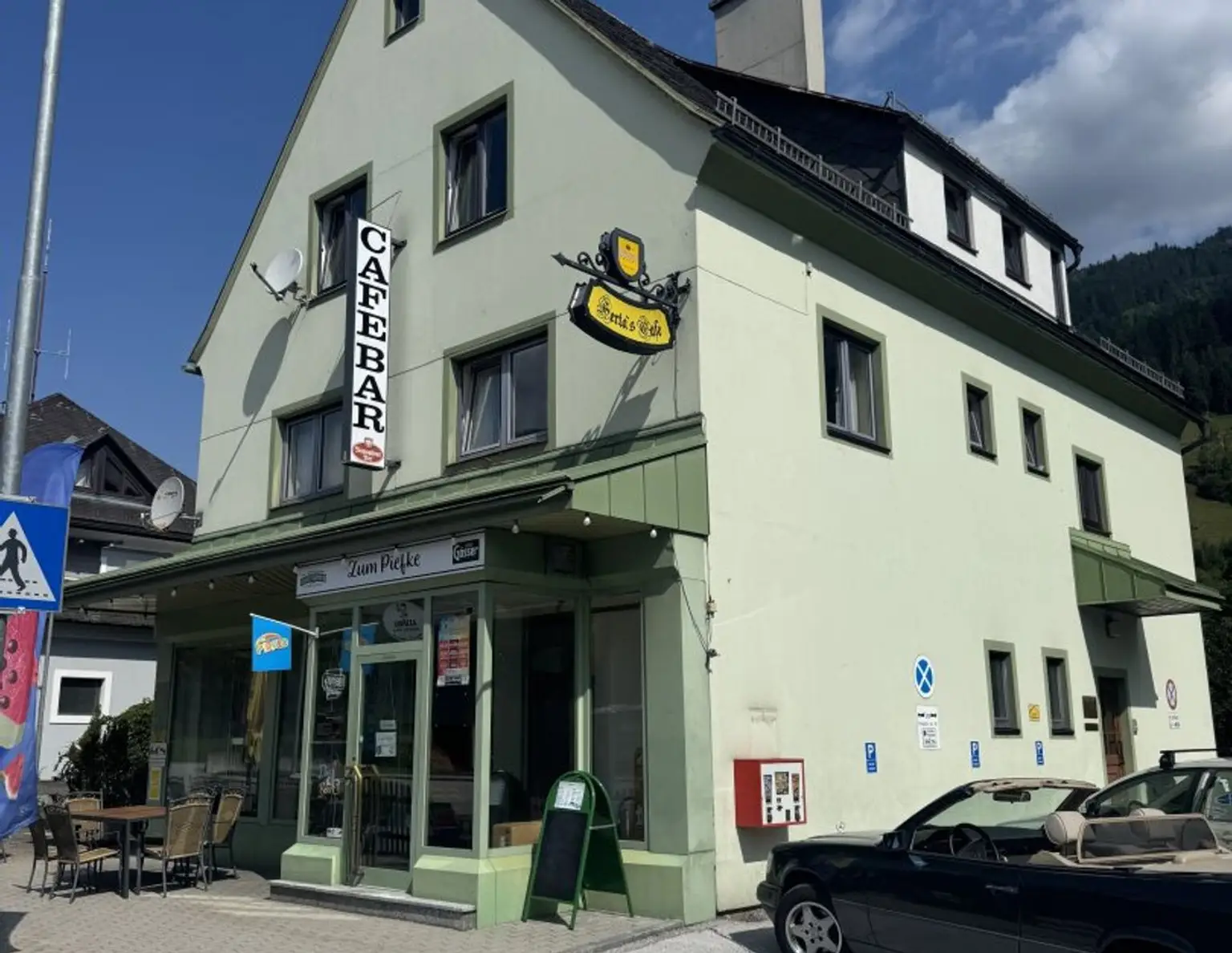 Wohn-Gewerbeobjekt mit Lokal, Praxis und Wohnung, Parkplätze!