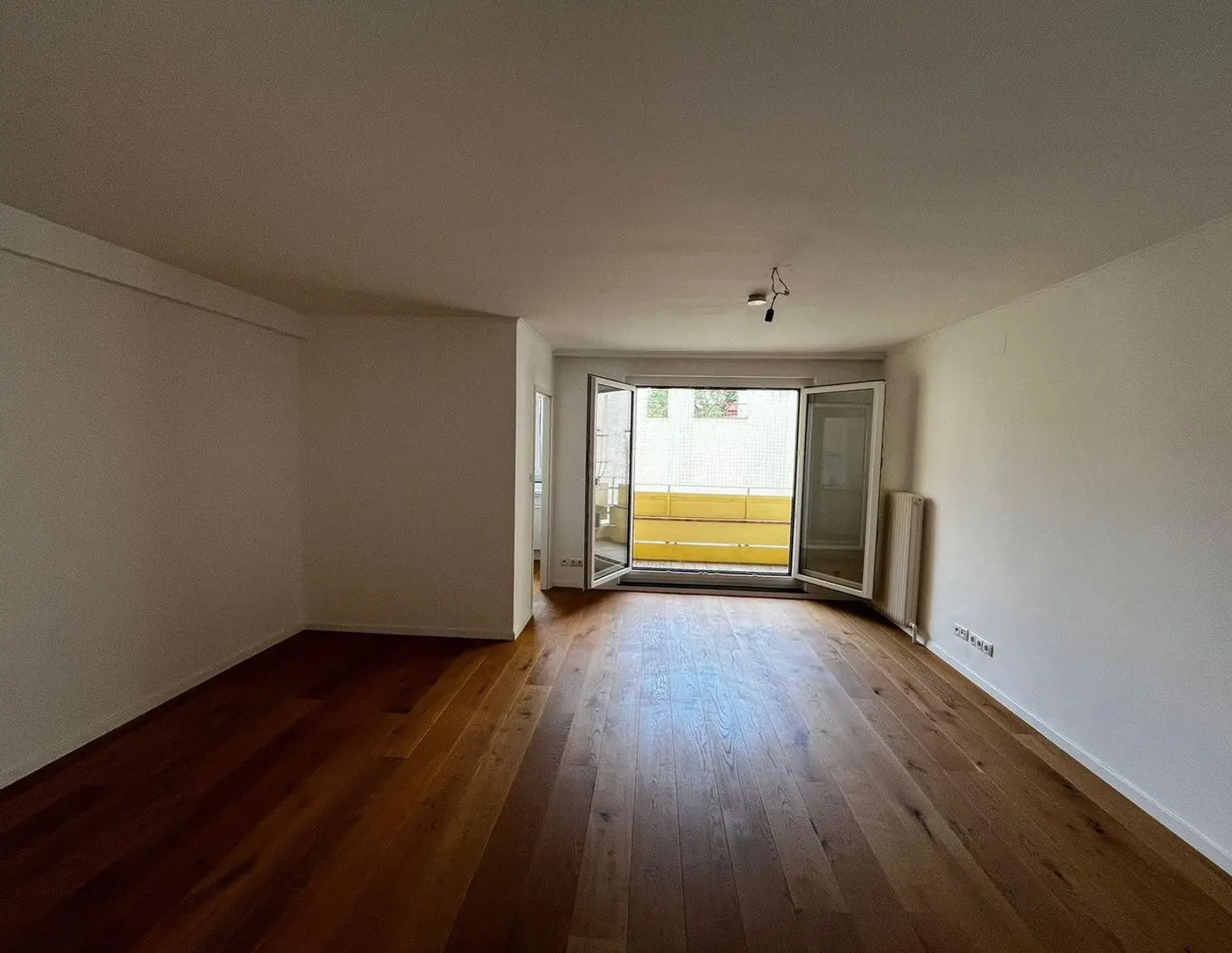 2-Zimmer-Wohnung - perfekte Aufteilung - Balkon - Hofruhelage - Provisionsfrei - ca 57 m²