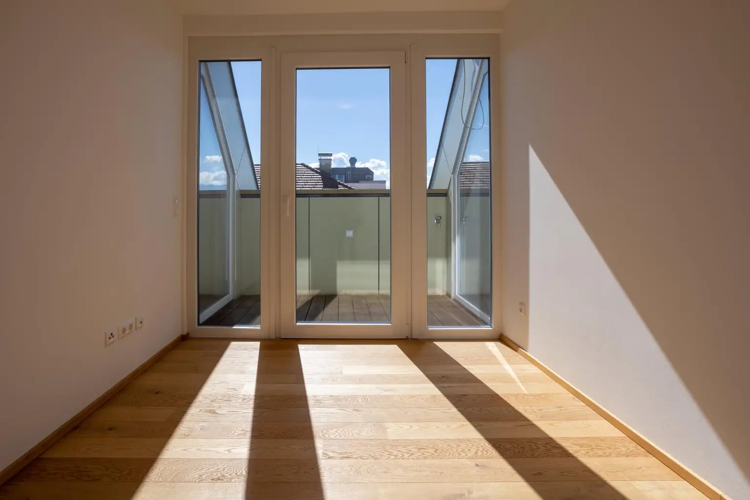 Therapieraum mit Terasse