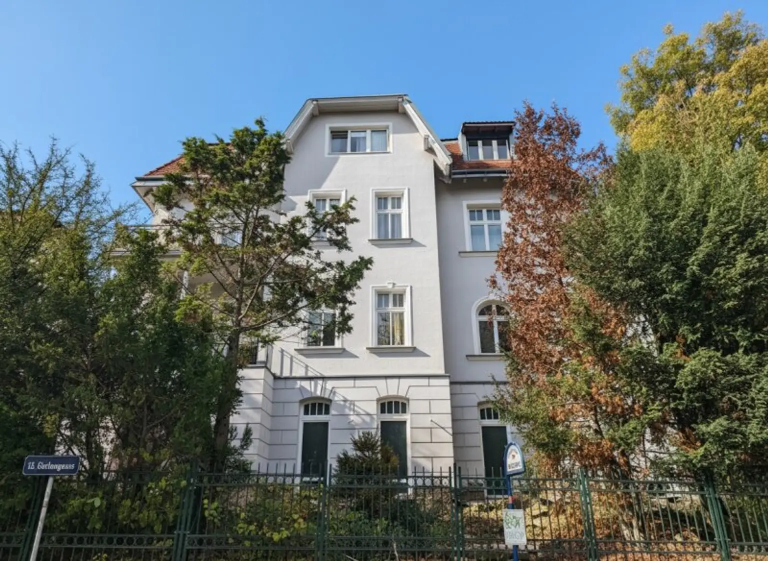 Stilvolle 2-Zimmer-Eigentumswohnung mit Balkon ins Grüne – 1130 Wien, nahe Lainzer Tiergarten