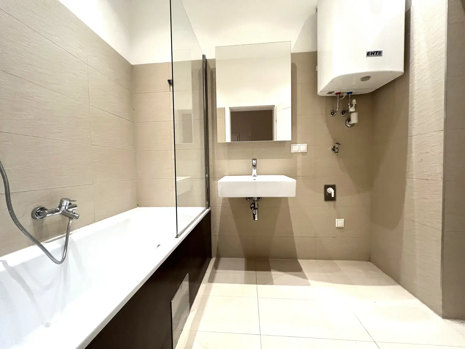 Unbefristet: Ruhige 4-Zimmer-Wohnung nahe Naschmarkt