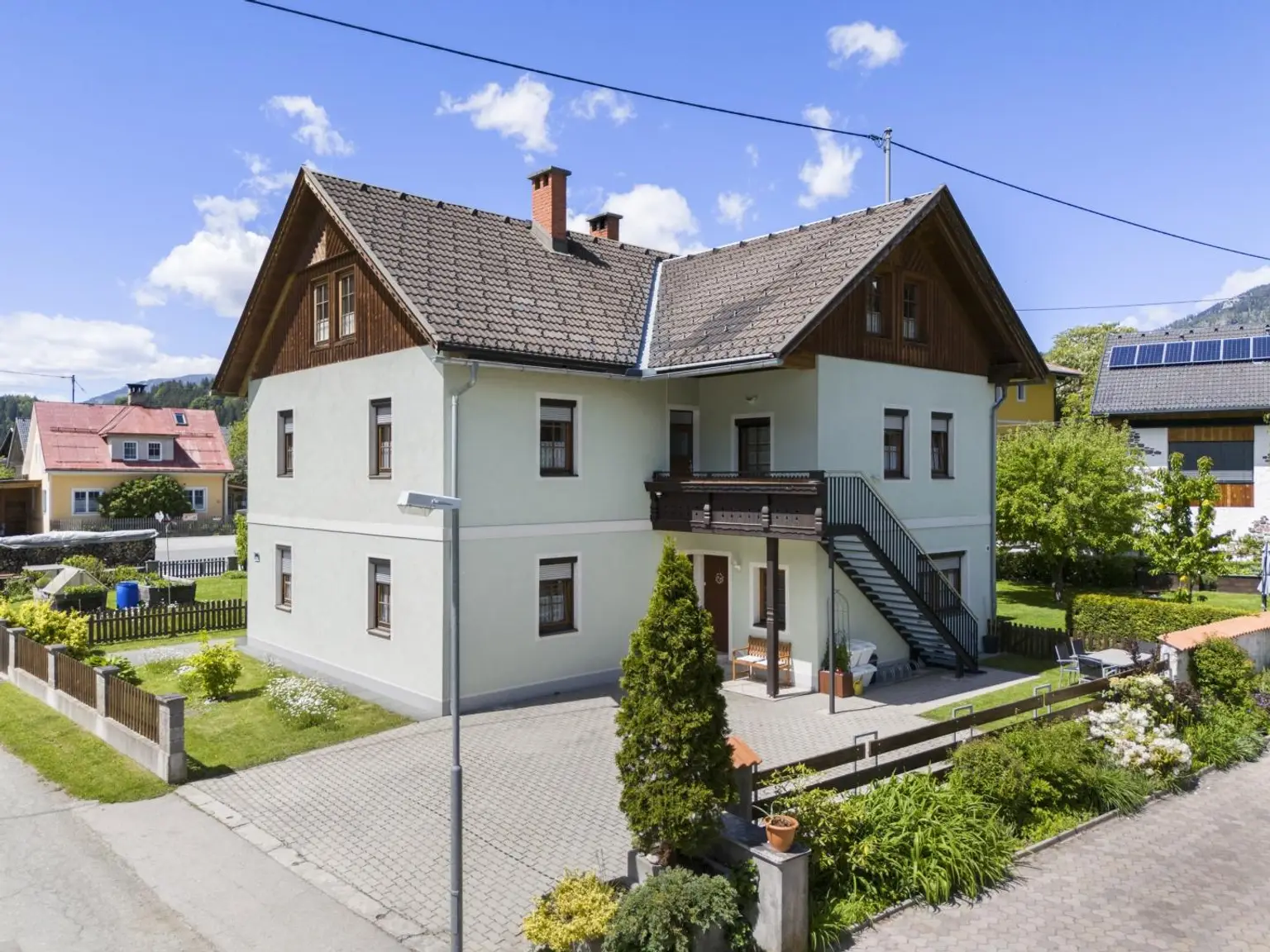 Gepflegtes, großes Haus in ruhiger Lage