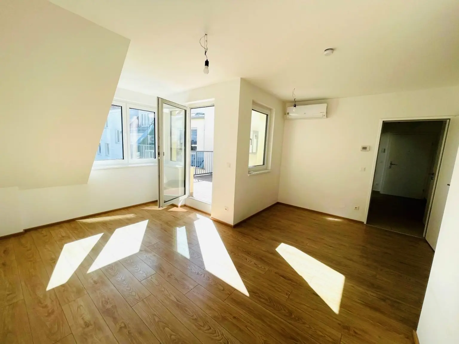 8 | ++ NEU ++ TRAUMWOHNUNG - DREI Zimmer, Küche & Terrasse | Prima Service Immobilien