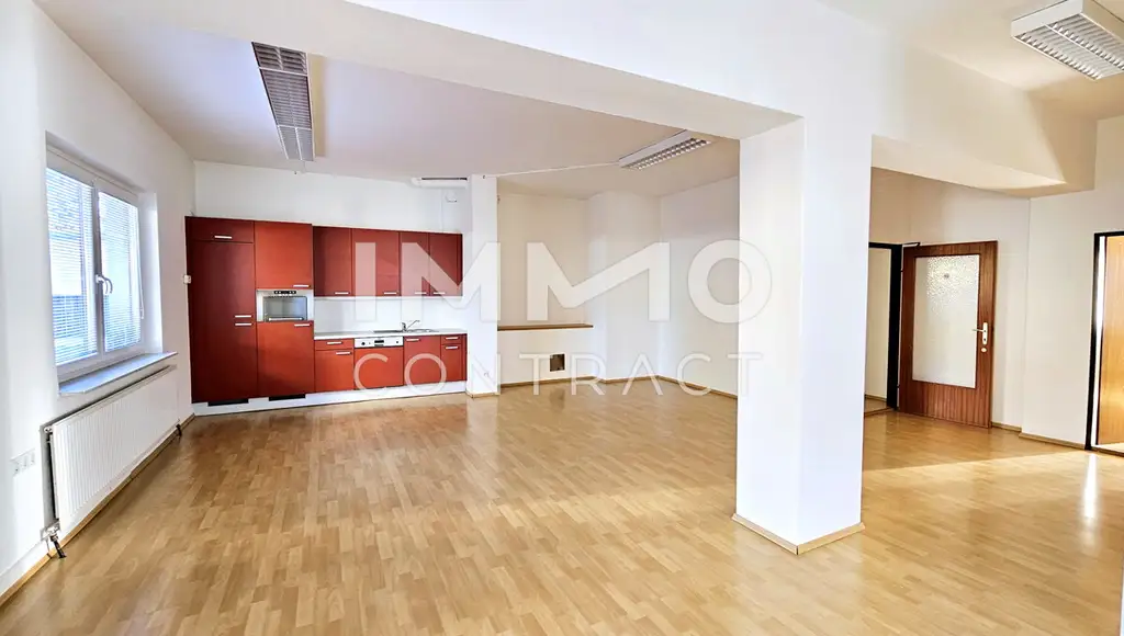 Großzügige Büroräume in attraktiver Lage in kleinem Mehrparteienhaus