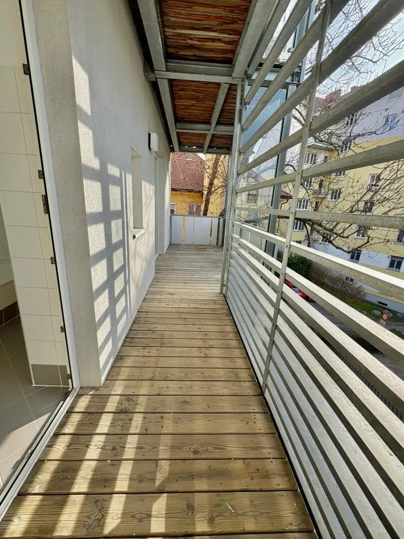 Blick vom Bad- zum Wohnzimmer-Ausgang