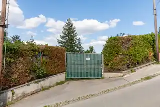 Eingangsbereich zum Grundstück