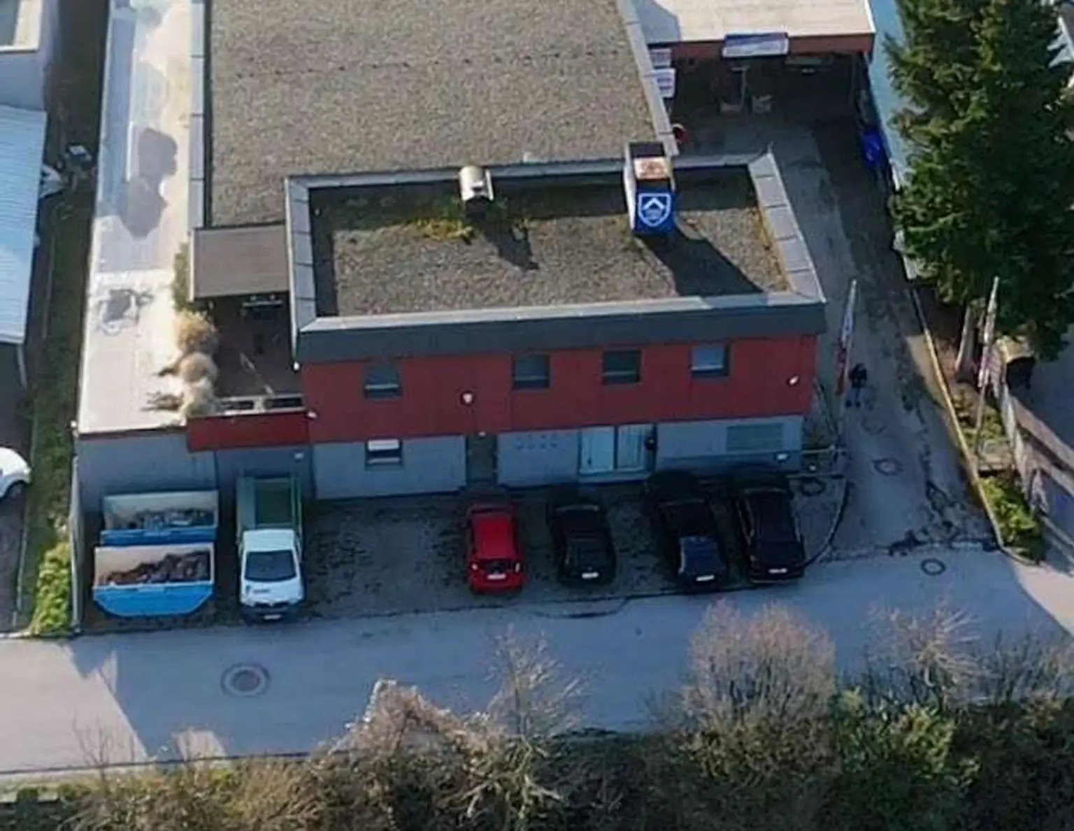 Spengler/Dachdeckerei samt Büro-u.Gewerbeobjekt (Werkstatt) m.4-Zi.Wohnung u.Abstellpl. im Fr. in Salzburg/Mayrwies zu verkaufen
