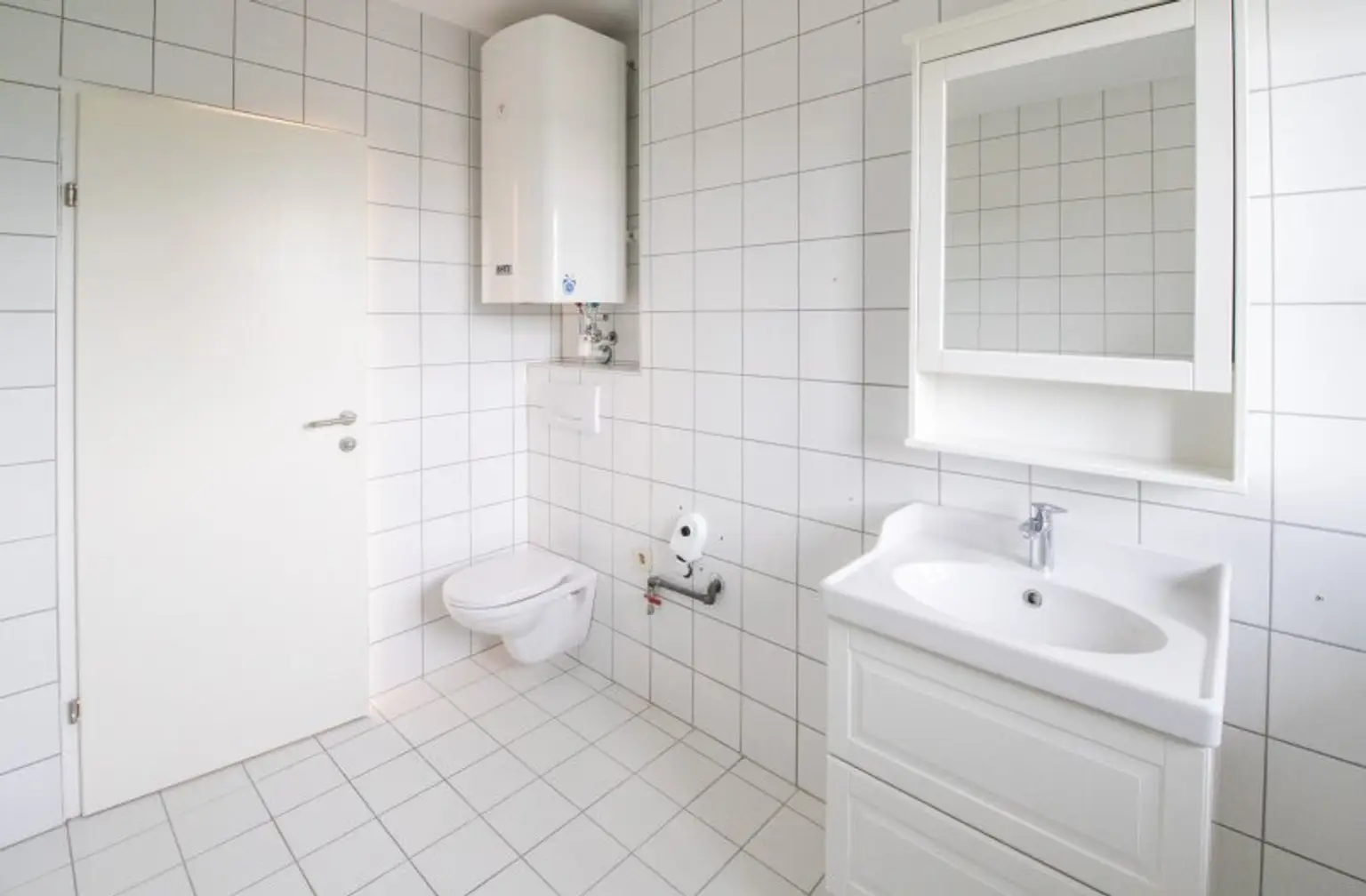 *** Wohnen in Waidmannsdorf *** Großzügige Vierzimmermaisonettewohnung mit Vorgarten & 3 Terrassen