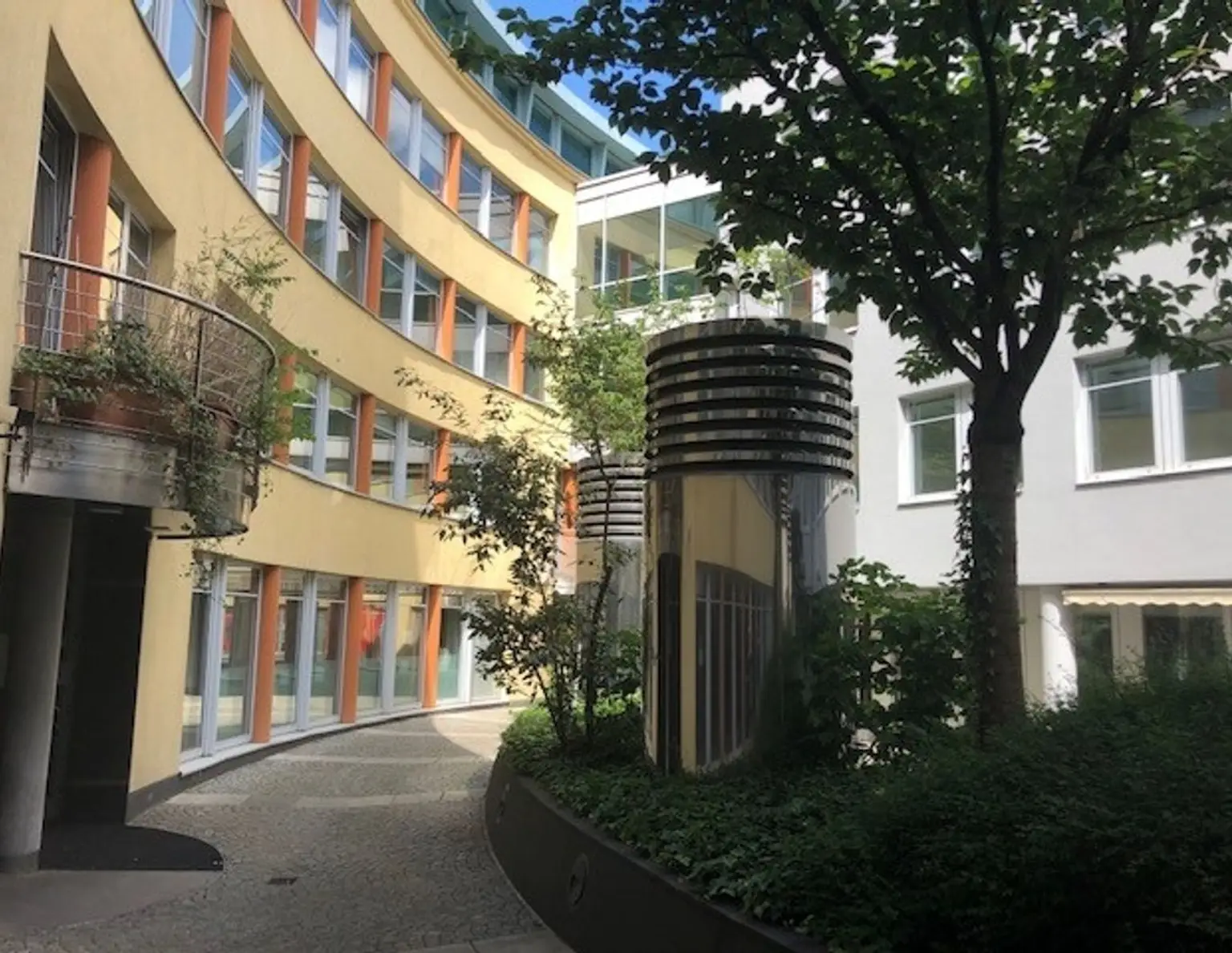Büro im Pharos Haus mit Terrasse zu mieten