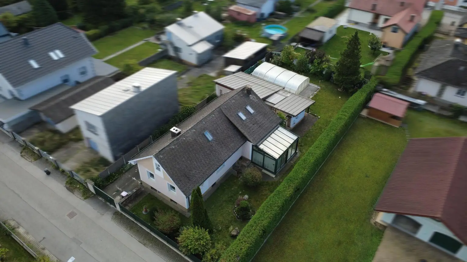 Gepflegtes Einfamilienhaus mit Pool und Garten in St. Georgen