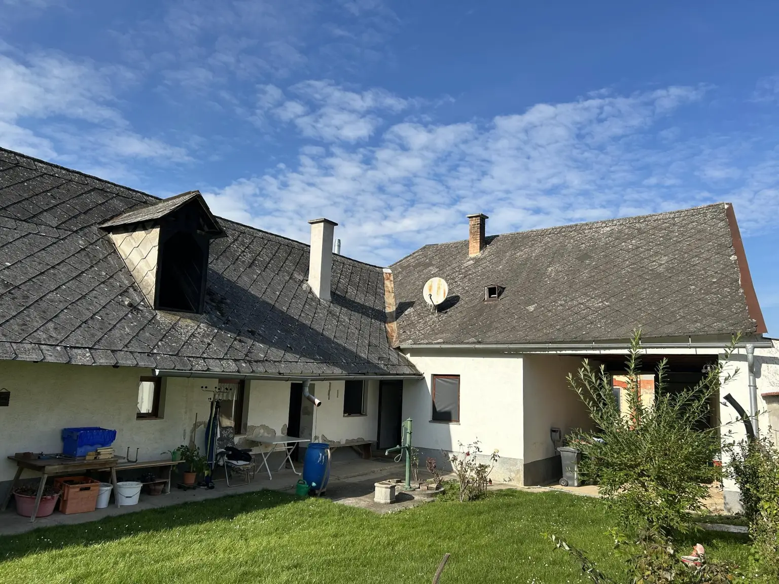 Rückseite mit Altbestand