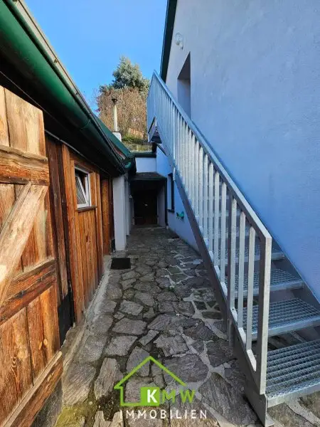 Saniertes, kleines Haus in guter Lage