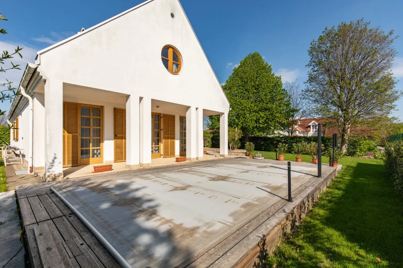 Landhaus Neusiedl See ,Terrasse m. Pool