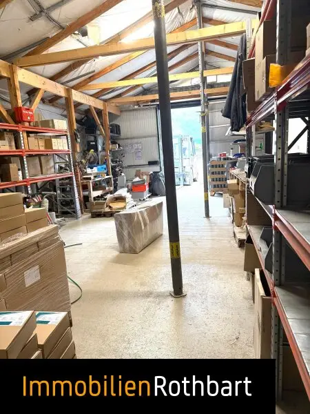 Grundstück mit Lagerfläche, Containern und Parkplätzen!