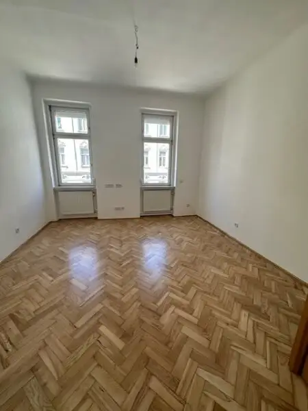 Perfekter Mix aus Wohn- und Arbeitsatmosphäre - 5 Zimmer - 183 m²