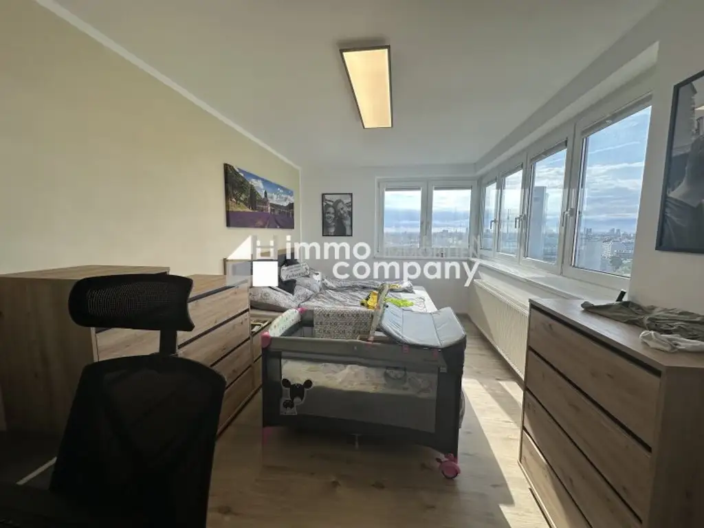 Skyline-Living im 20. Bezirk – 13. Stock, Panoramablick & Garage“