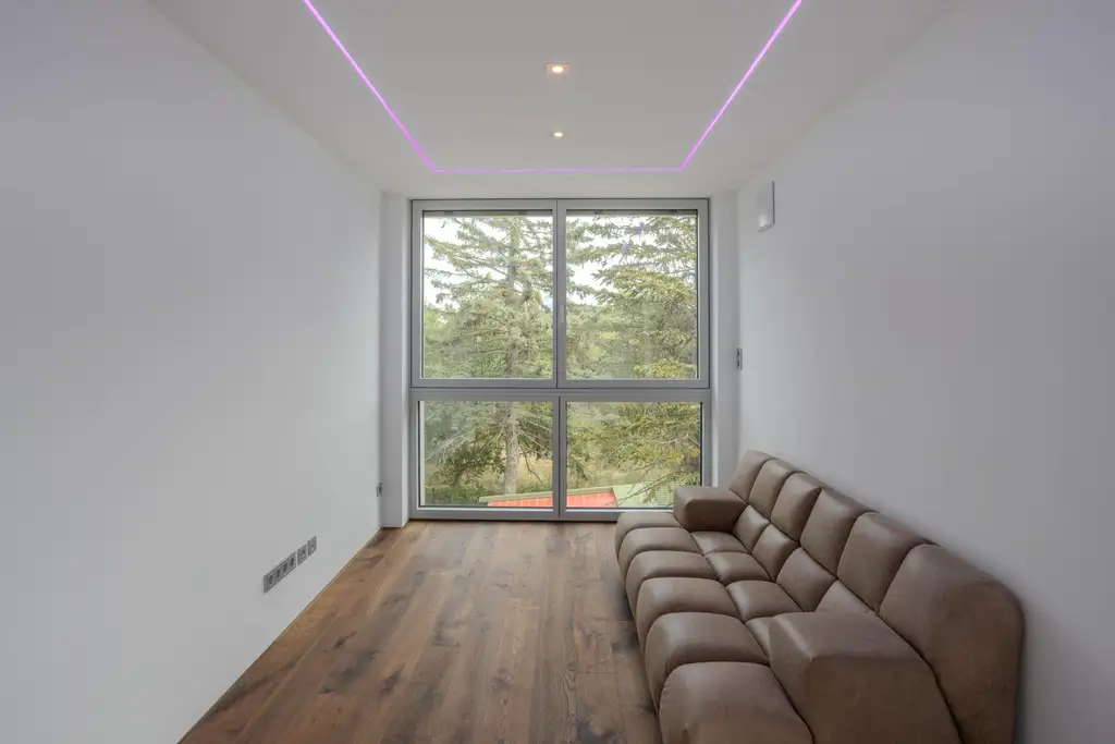 "Penthouse mit Sauna, Pools und eigenen Aufzug"