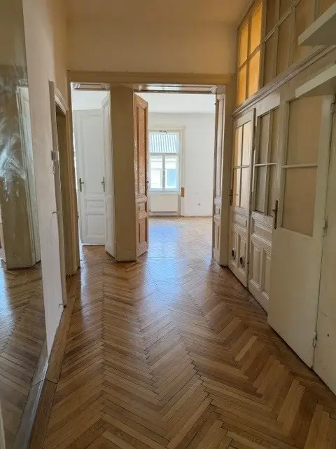 Stadtwohntraum ca.92 m²  in bester Ottakringer Lage - Renovierungsbedürftiges Juwel mit viel Potential !