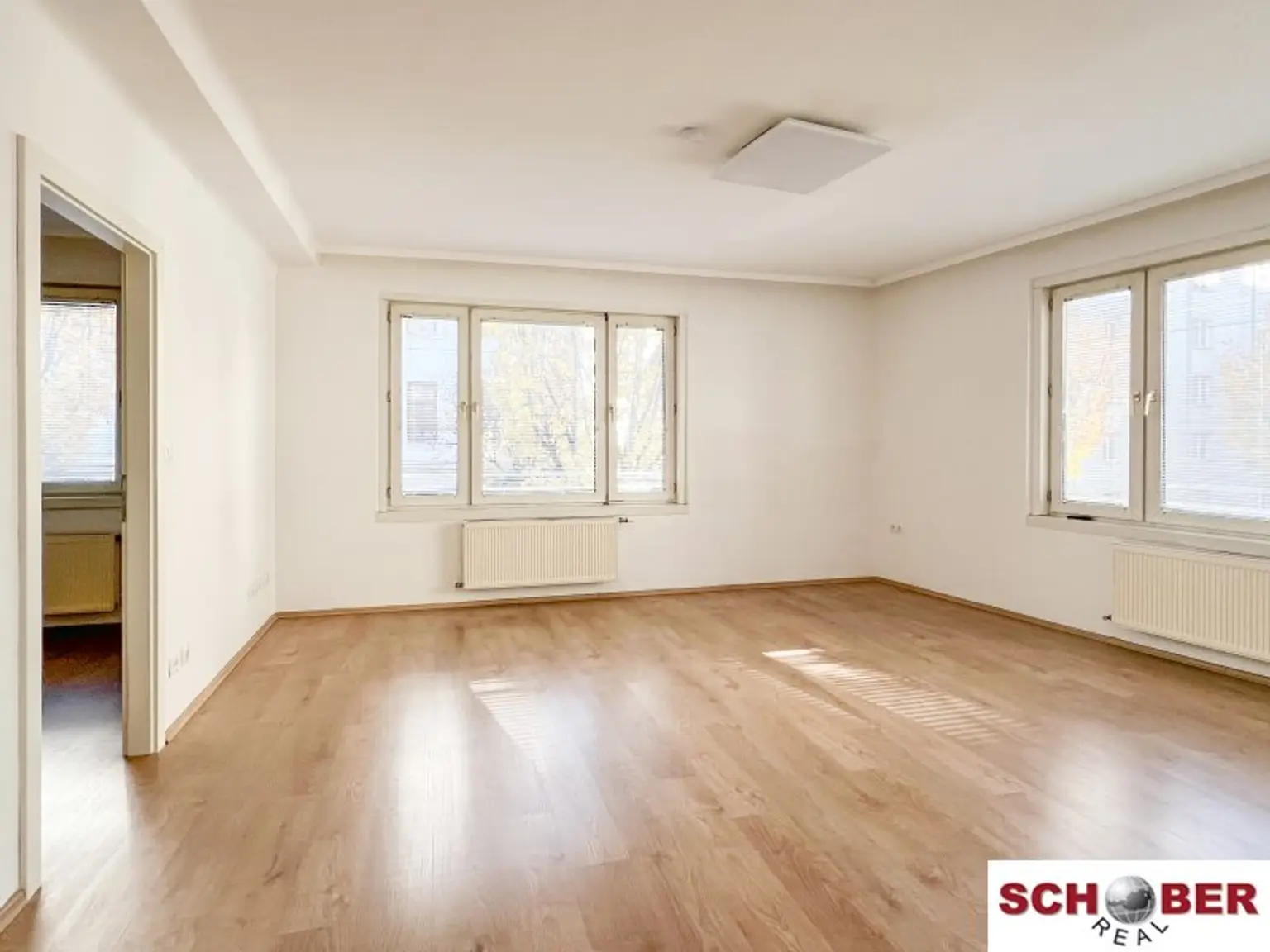 *U4-Friedensbrücke*  2 getrennt begehbare Zimmer