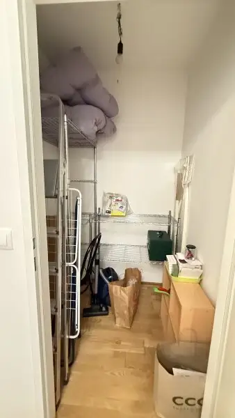 Möblierte 3 ZIMMER im 10. Stock mit herrlichem Ausblick auf die City-Line: 2 Minuten zur U-Bahn: