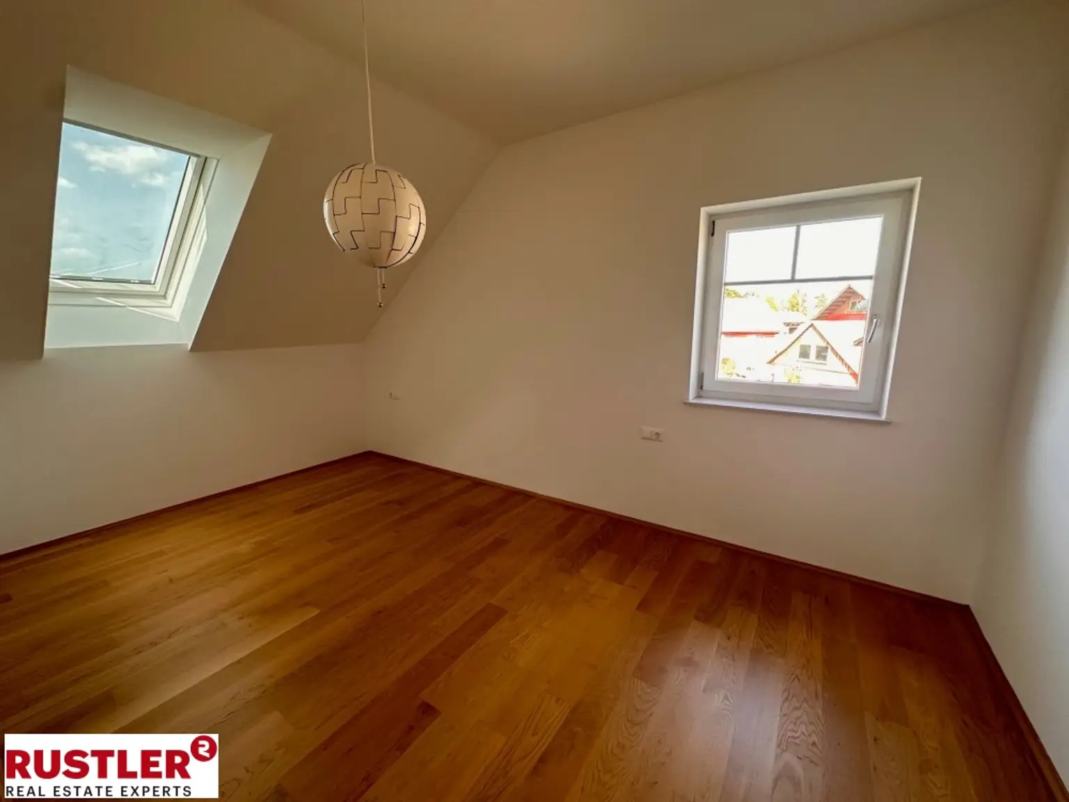 Außergewöhnliche 3-Zimmer Maisonette-Wohnung in Ruhelage