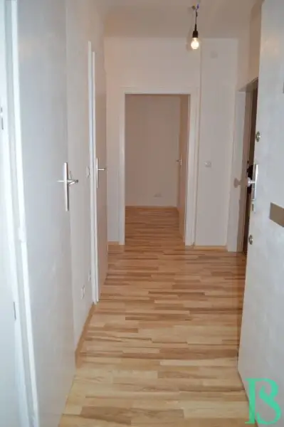 Sonnige, top renovierte 3-Zimmer Wohnung - Studenten willkommen