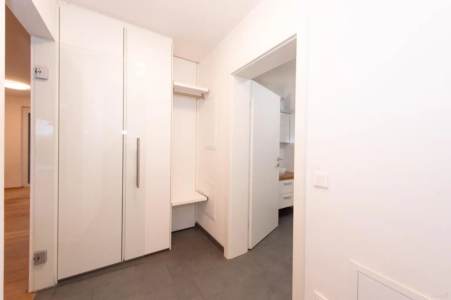 Fontanestraße 8 -02