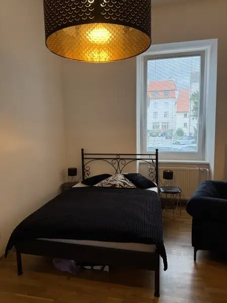 Lichtdurchflutete 2-Zimmer Wohnung, Nähe Steiner Tor