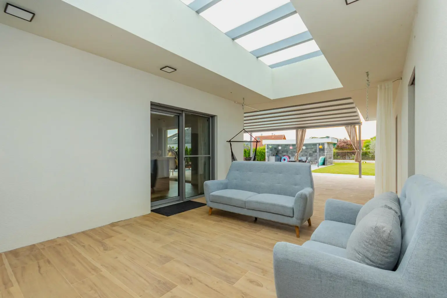 Alles auf einer Ebene – stilvoller Bungalow für höchste Wohnansprüche
