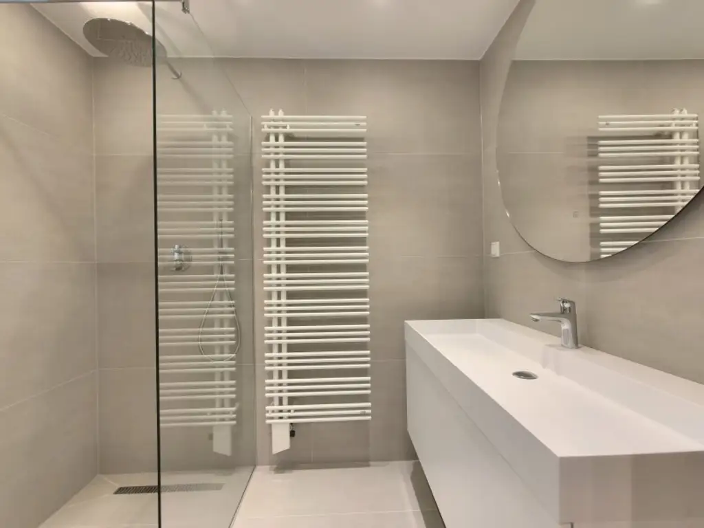 Für Ruhesuchende - 3-Zimmer-Dachgeschosswohnung im grünen 13. Bezirk – Nahe Lainzer Tiergarten