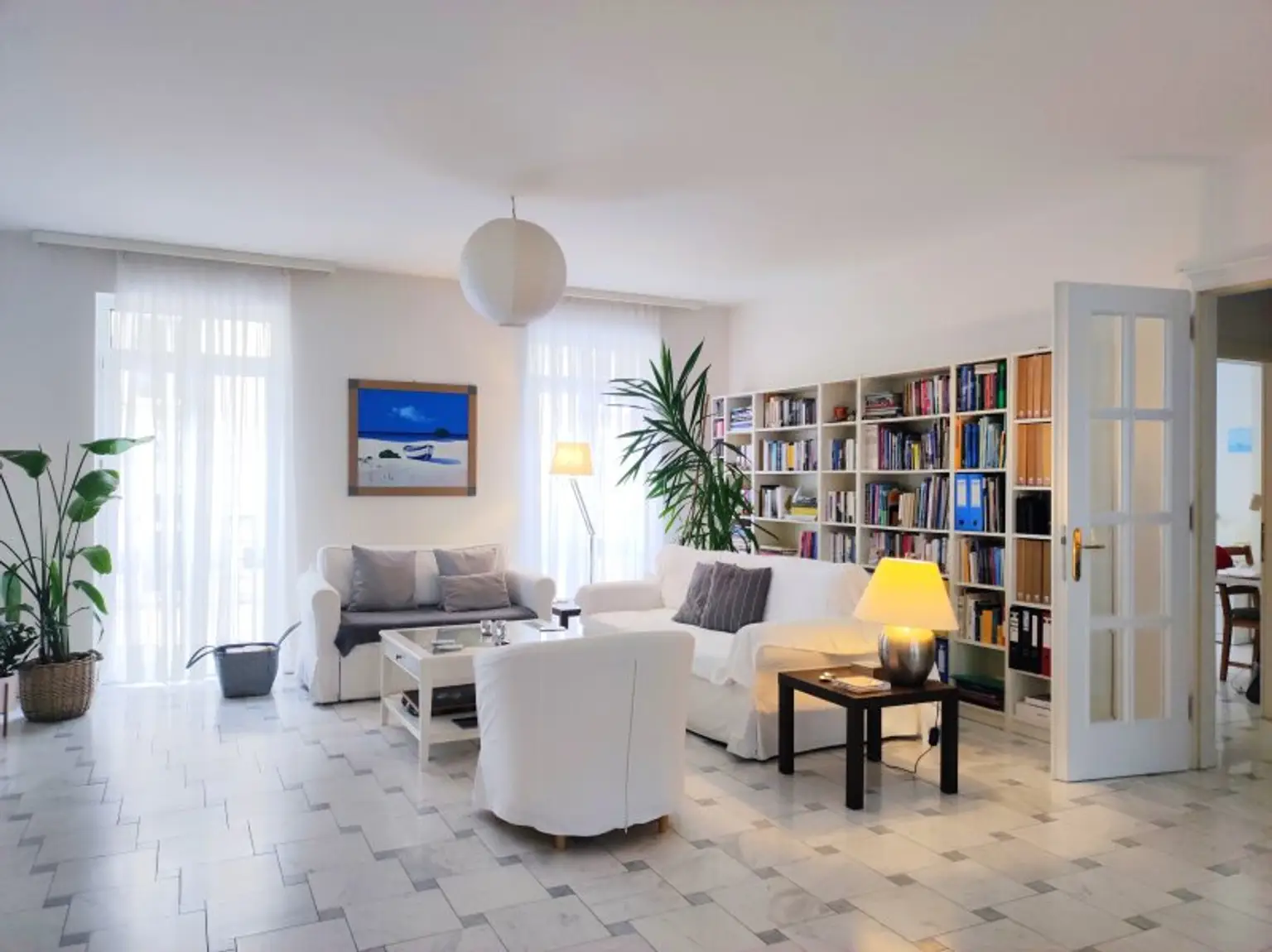 LINDENGASSE - Weitläufiger Wohnraum mit Balkon