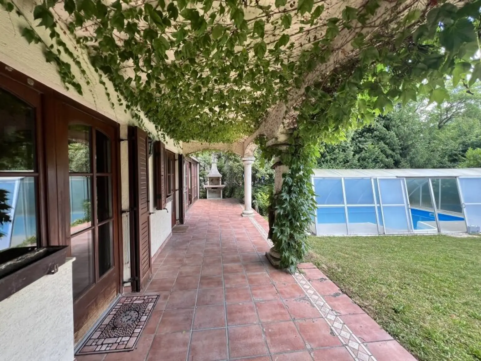 Rarität (!) Großzügige Villa in Badener Bestlage am Mitterberg mit prächtigem Garten - zentrumsnahe (!)