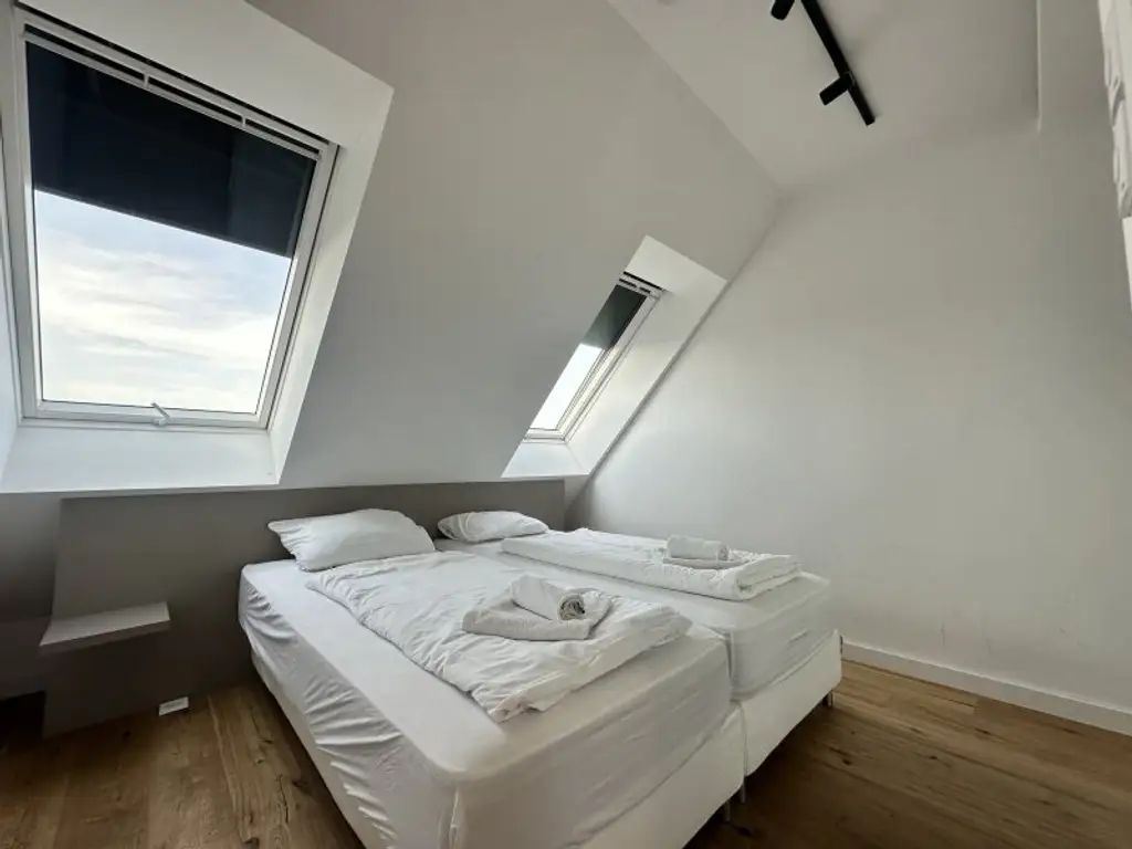 MÖBLIERTE WOHNUNG MIT DACHTERRASSE - MODERNSTE AUSSTATTUNG