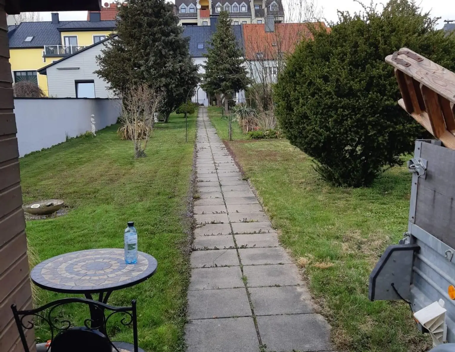 945 m² Baugrundstück in zentraler Lage von Spillern mit Altbestand