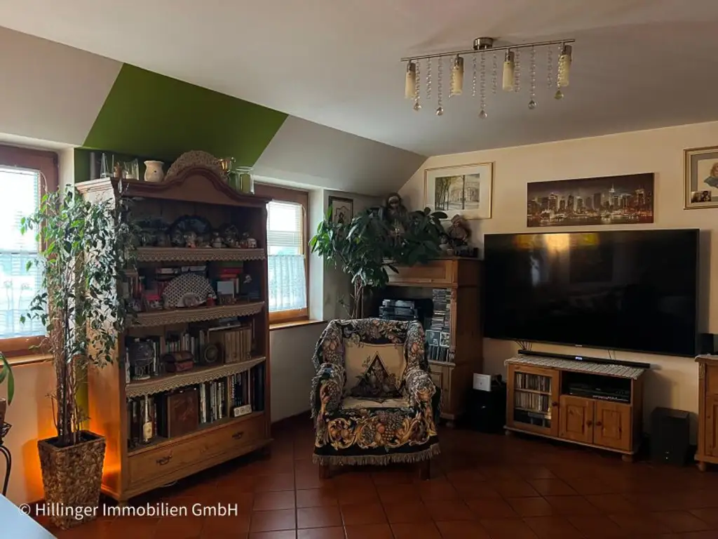 Großzügige 4 Zimmer Wohnung mit Garten- und Pool- Mitbenützung