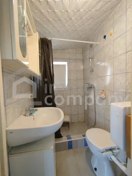 Mehrfamilienhaus mit  Gewerbegrundstück