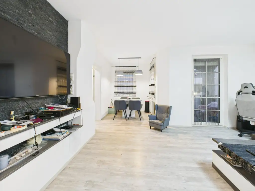 Großzügige 3-Zimmer-Wohnung mit Loggia in begehrter Welser Wohnlage – neuwertig, hell & sofort beziehbar