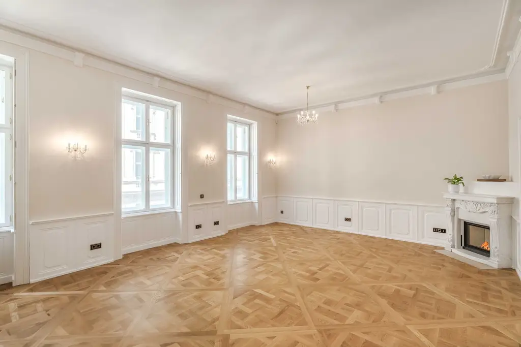 Luxuriöse 2-Zimmer-Altbauwohnung mit Balkon & Kamin in Bestlage