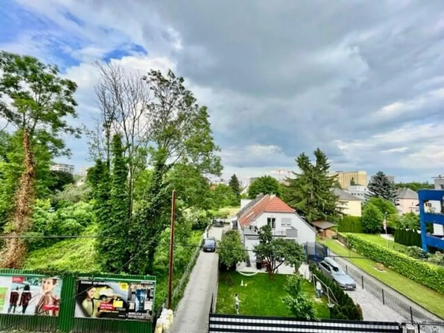 Aussicht von Küche   2 Zimmern