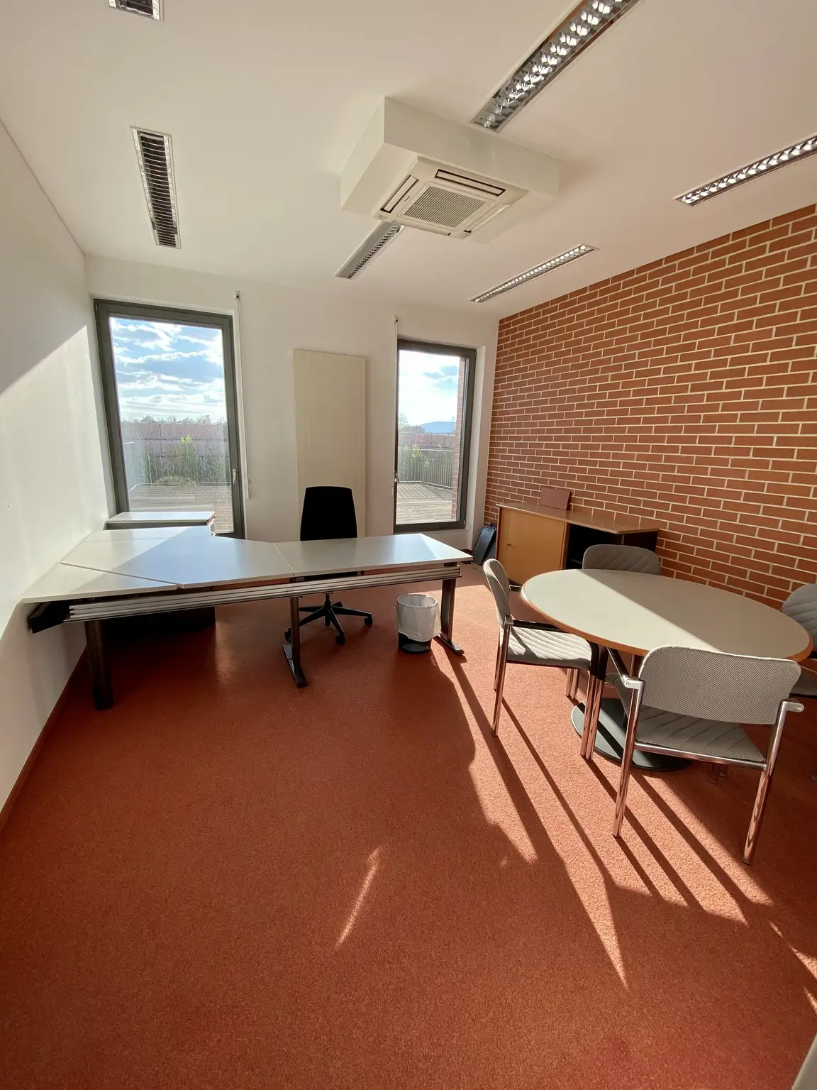 Großes Büro für 50 - 60 Mitarbeiter!