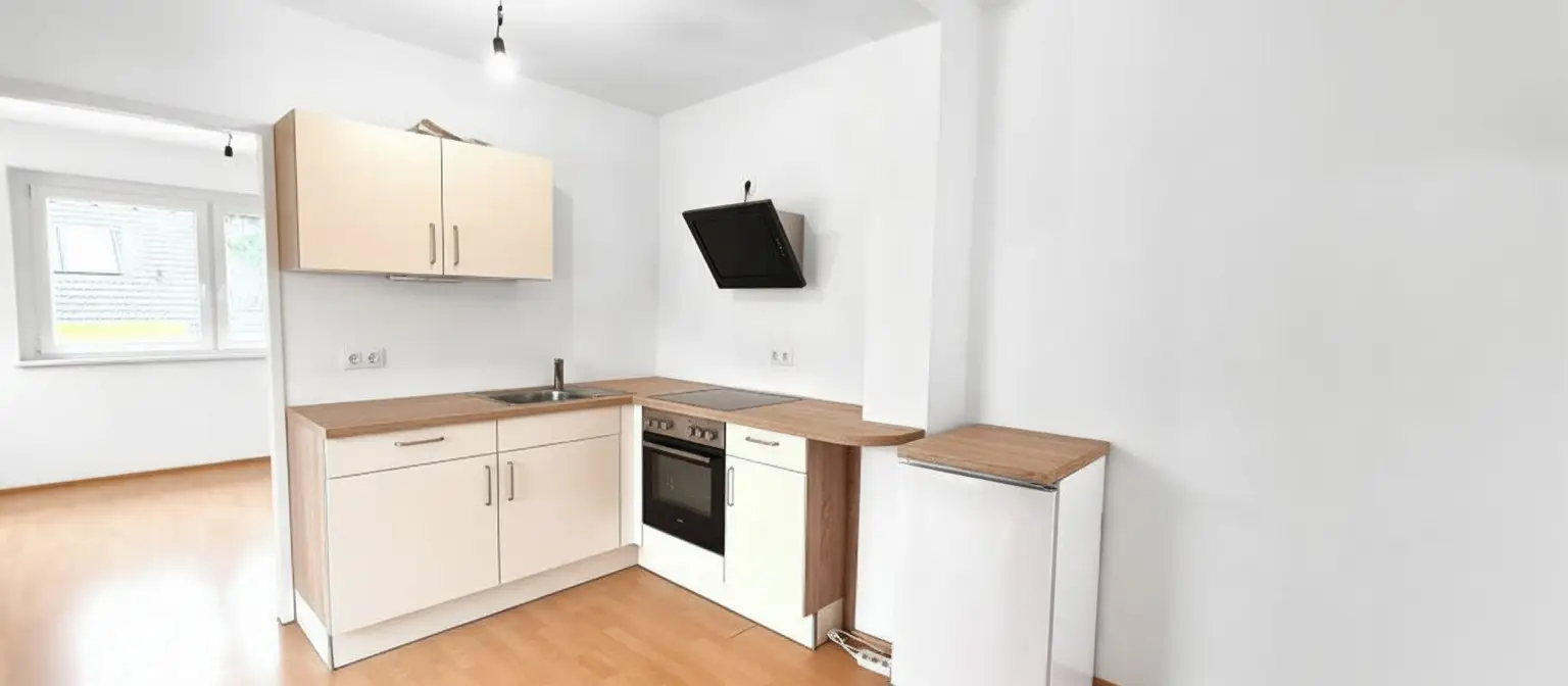 Charmante 2-Zimmer Mini-Wohnung mit Loggia & Terrasse