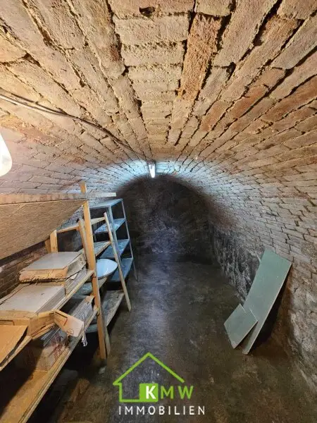 Saniertes, kleines Haus in guter Lage