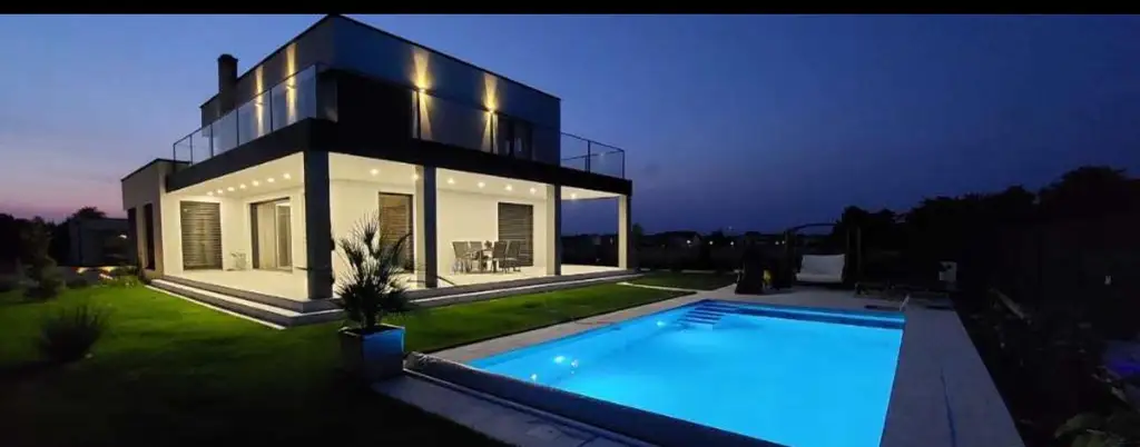 Stilvolle, möblierte Villa nahe Wien – Ihr Traumhaus zum Einziehen!