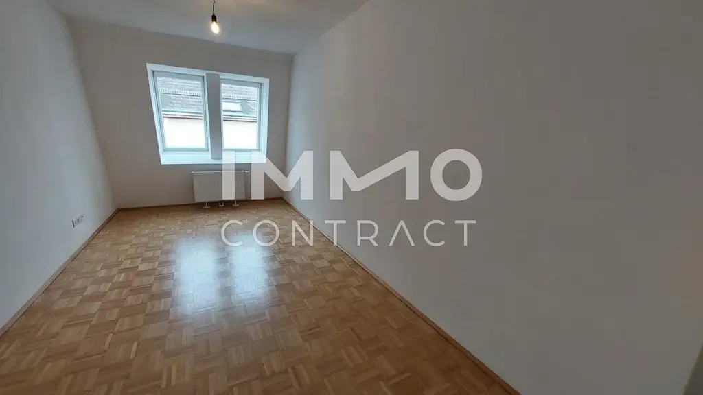 DG Wohnung mit 8m² Loggia mit Grün- und Fernblick in der Martinstraße.