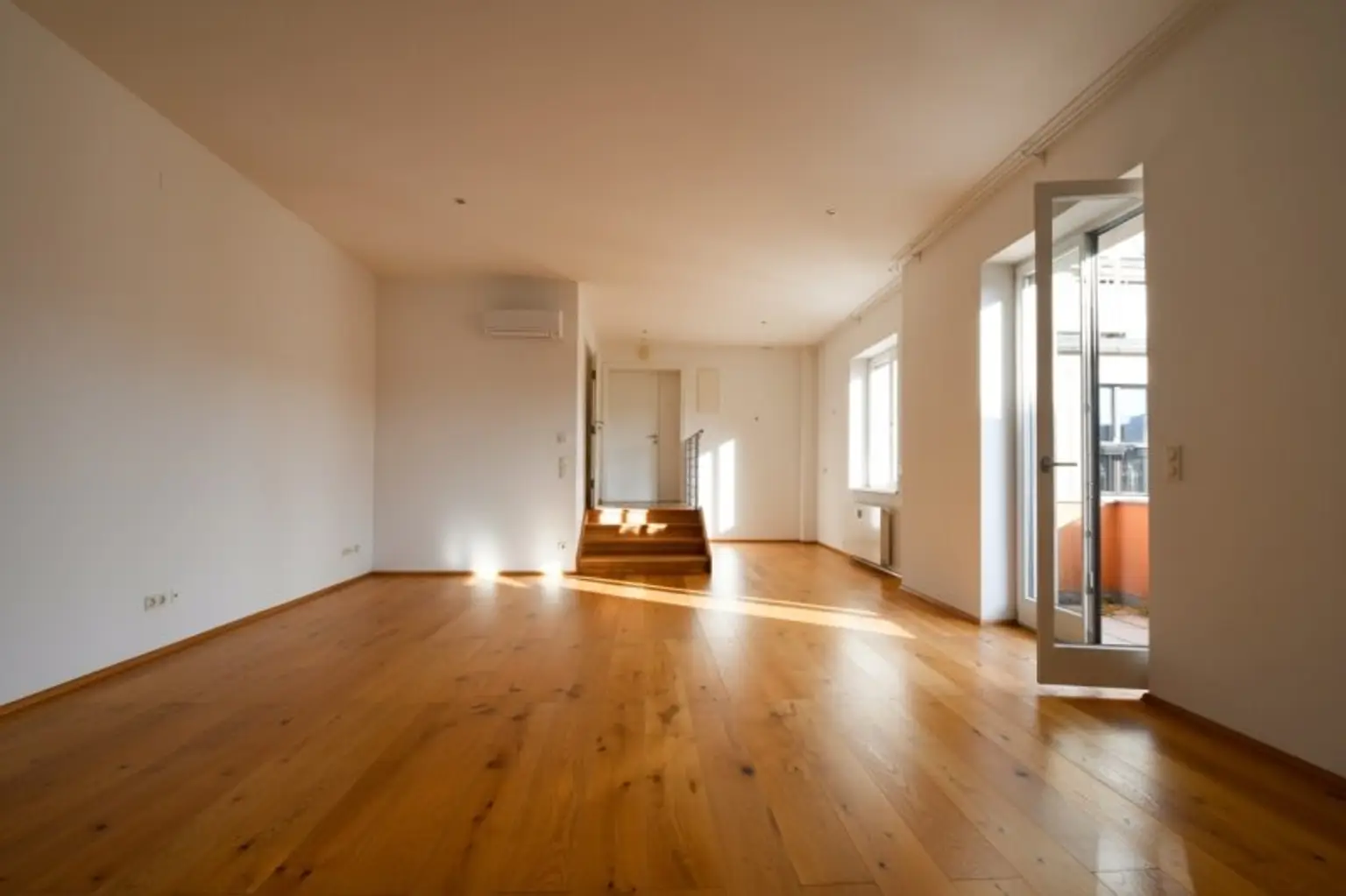 Exklusive Palais Büro mit Terrasse im Botschaftsviertel
