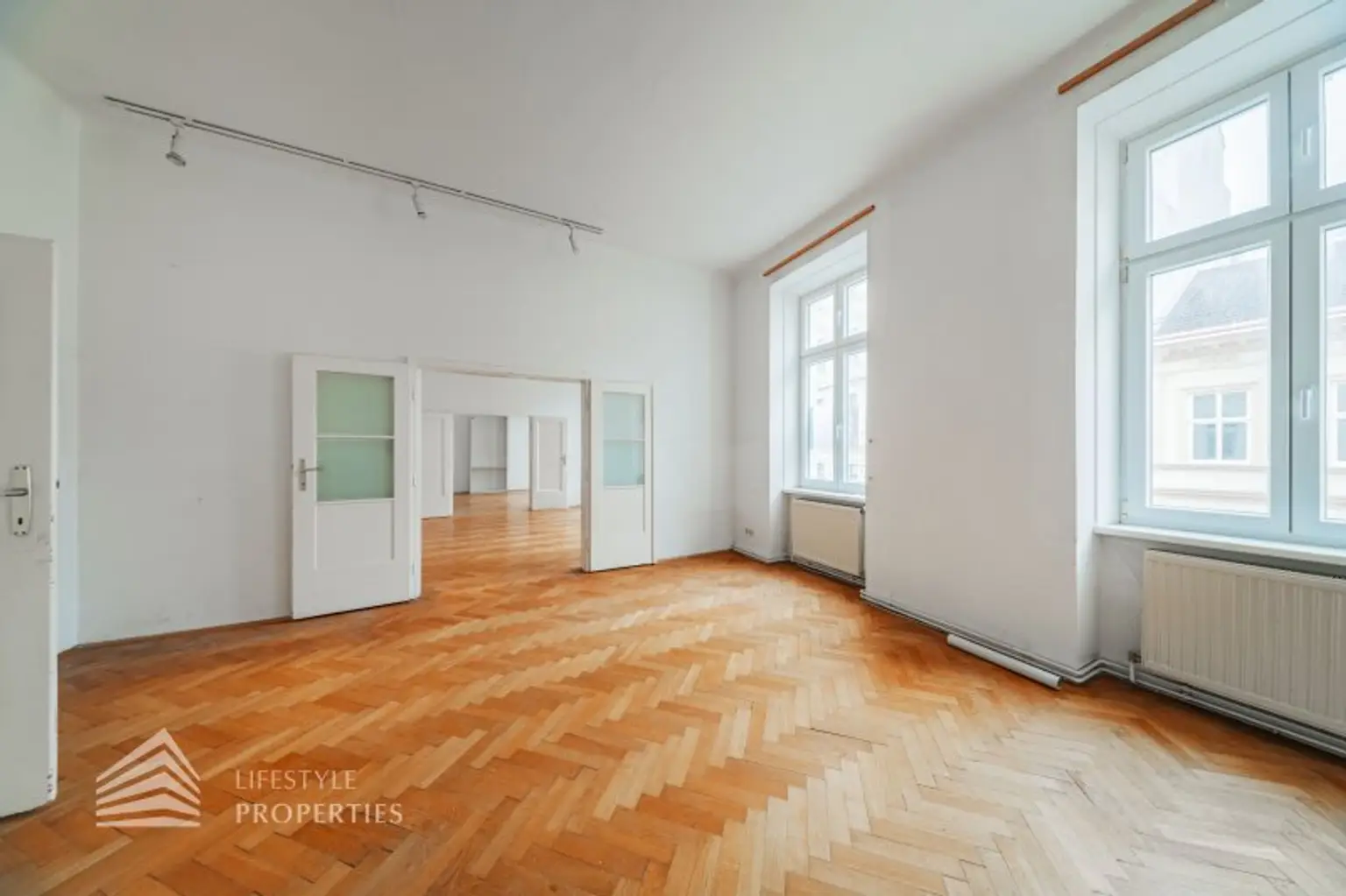 Helle 4-Zimmer Wohnung, Nähe Kutschkermarkt