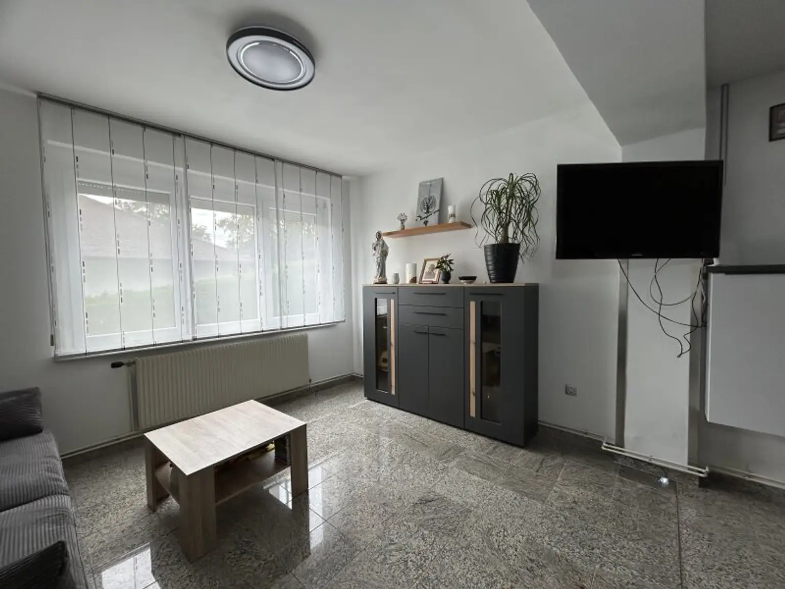 +Einzigartiges Mehrfamilienhaus und riesen Grundstück, direkt neben Oberpullendorf! +
