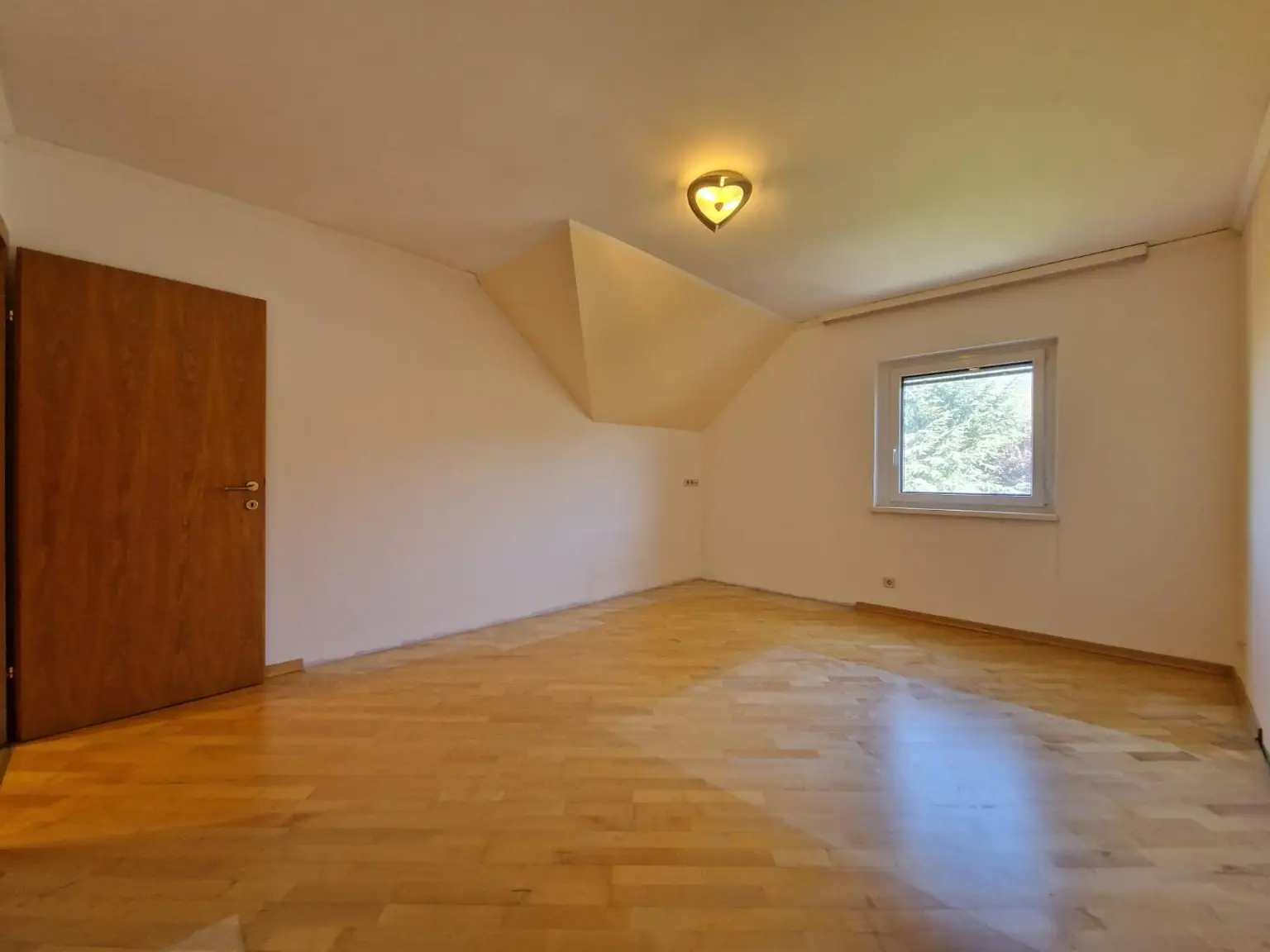 Reihenhaus mit Garage in Kottingbrunn!