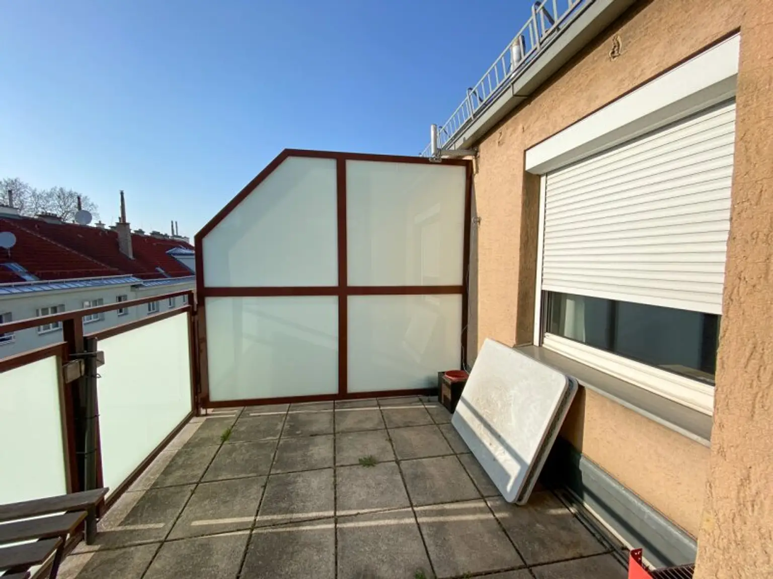 3er WG geeignet! 4-Zimmer Mietwohnung mit 5 m2 Terrasse! Inkl. Heizung und Warmwasser!